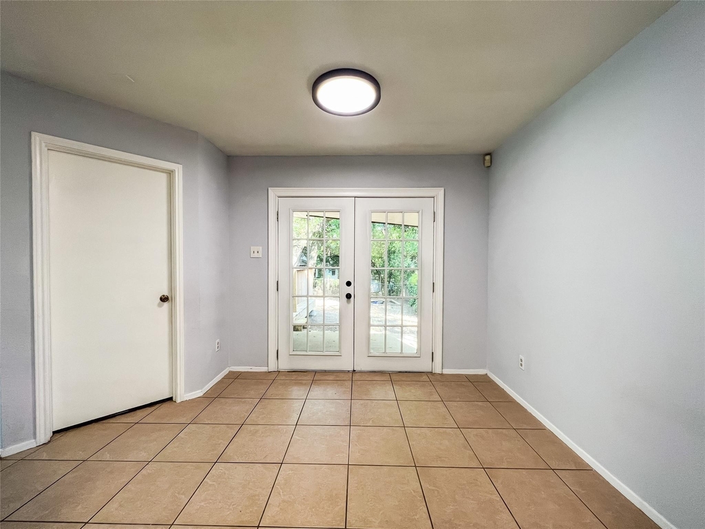 12004 Thompkins Dr - Photo 10