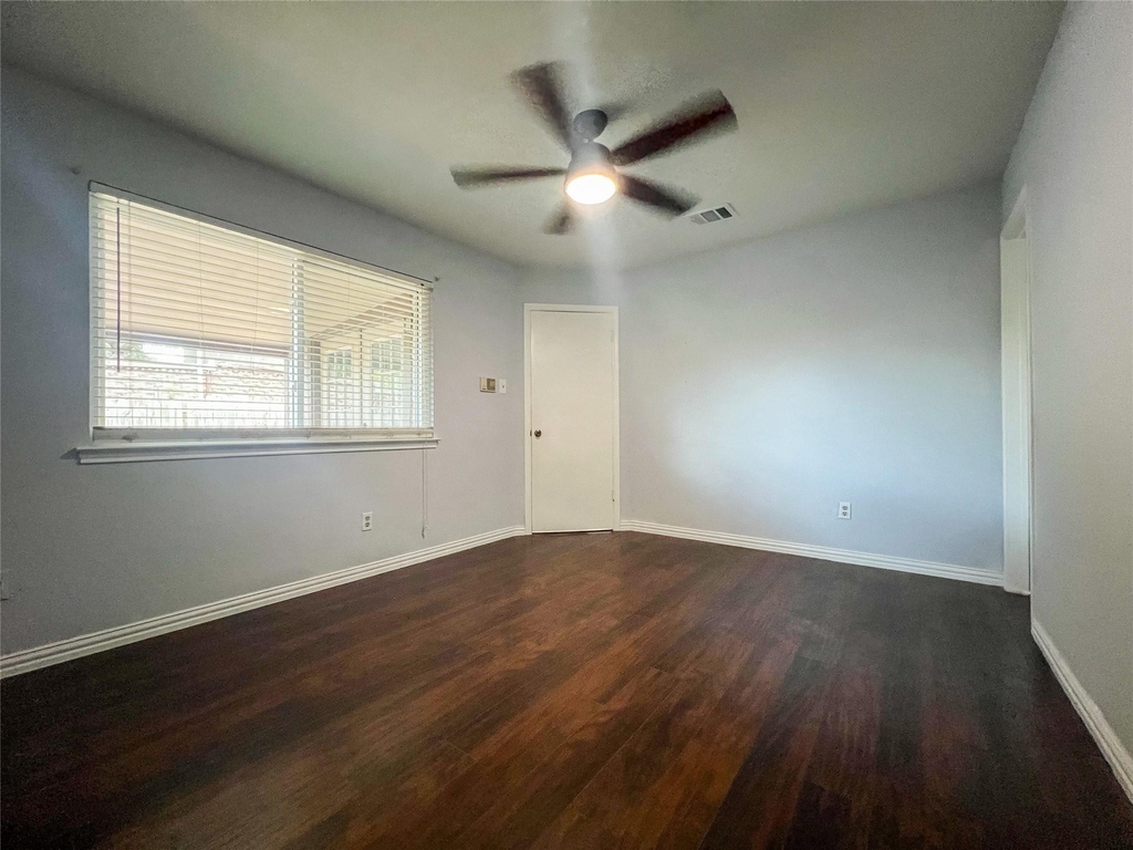 12004 Thompkins Dr - Photo 11