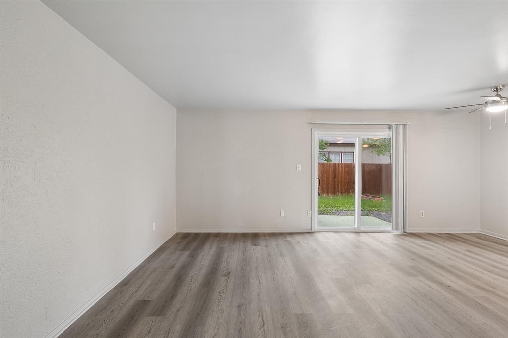 820 Sahara Ave - Photo 4