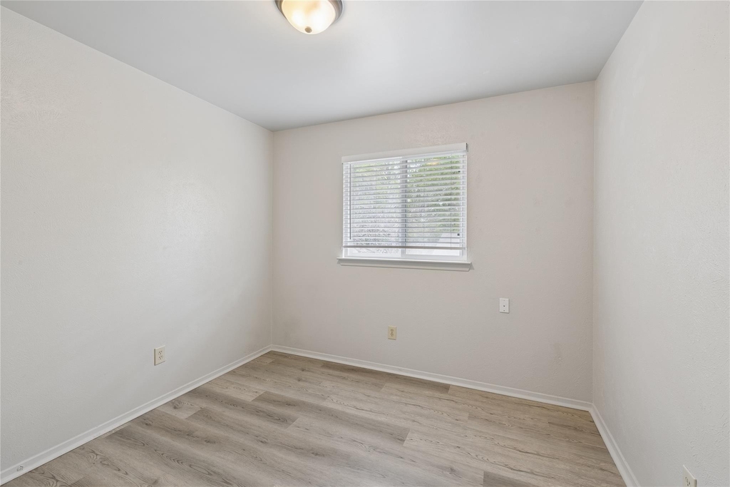 820 Sahara Ave - Photo 9