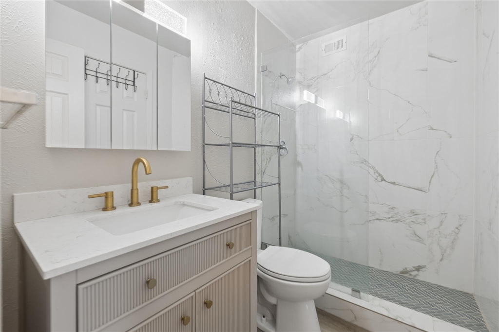 820 Sahara Ave - Photo 2