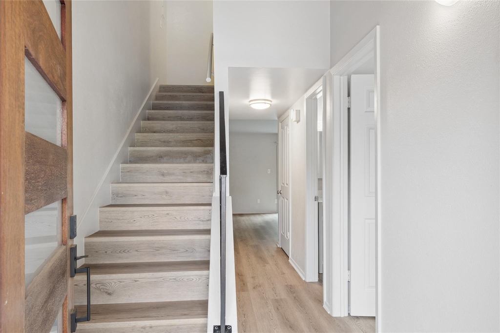 820 Sahara Ave - Photo 1