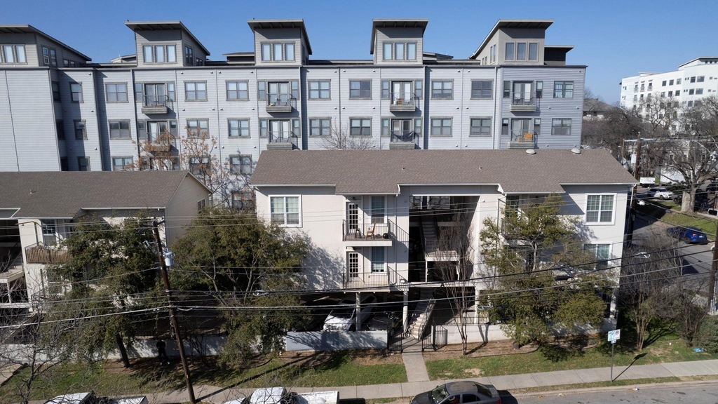1100 W 25th St - Photo 2