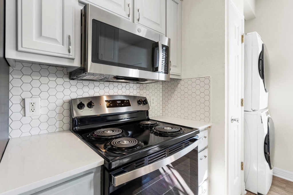 1100 W 25th St - Photo 21