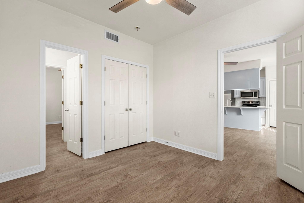 1100 W 25th St - Photo 28