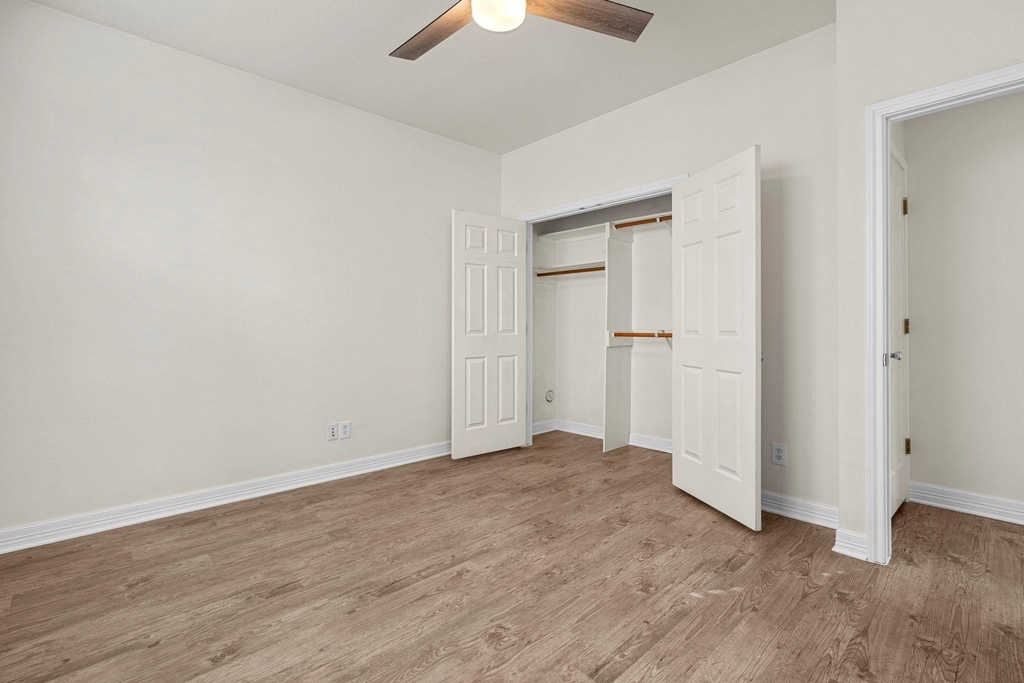 1100 W 25th St - Photo 33