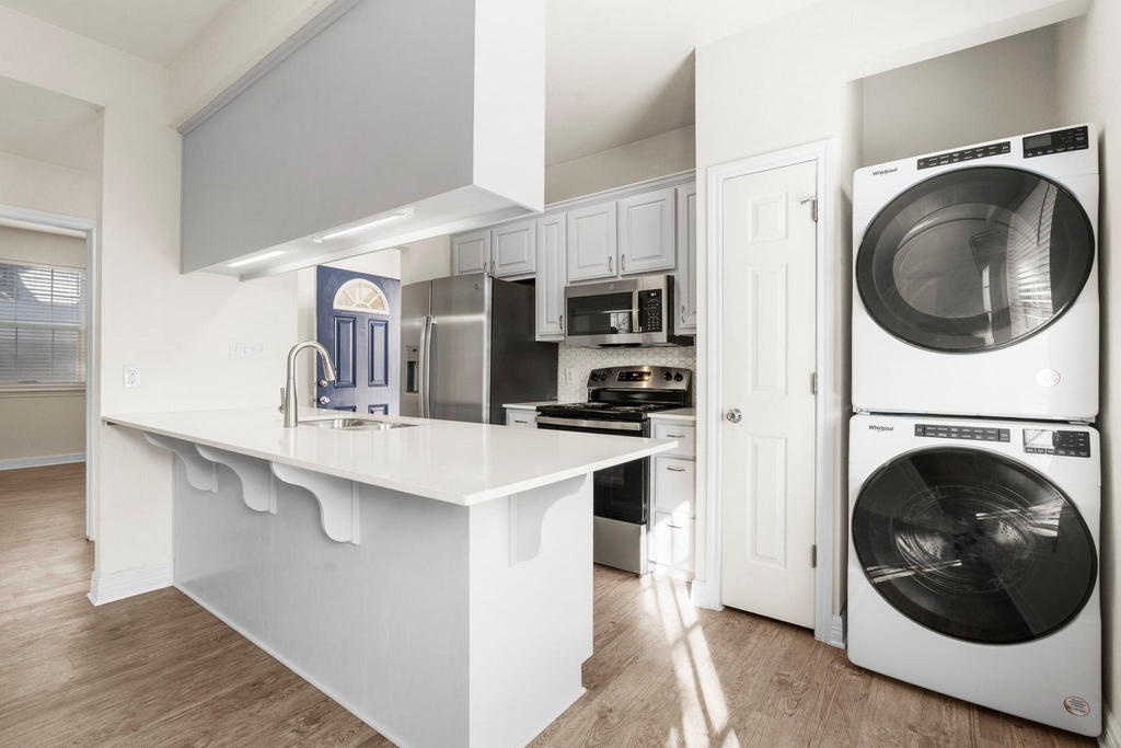 1100 W 25th St - Photo 23