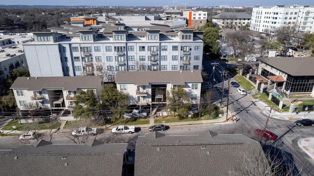 1100 W 25th St - Photo 18