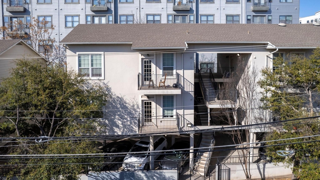 1100 W 25th St - Photo 1
