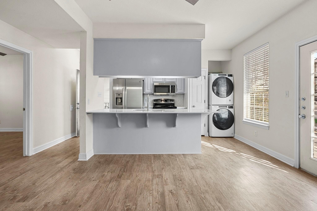 1100 W 25th St - Photo 25