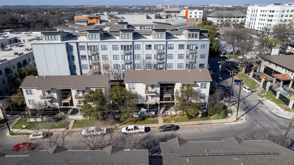 1100 W 25th St - Photo 19