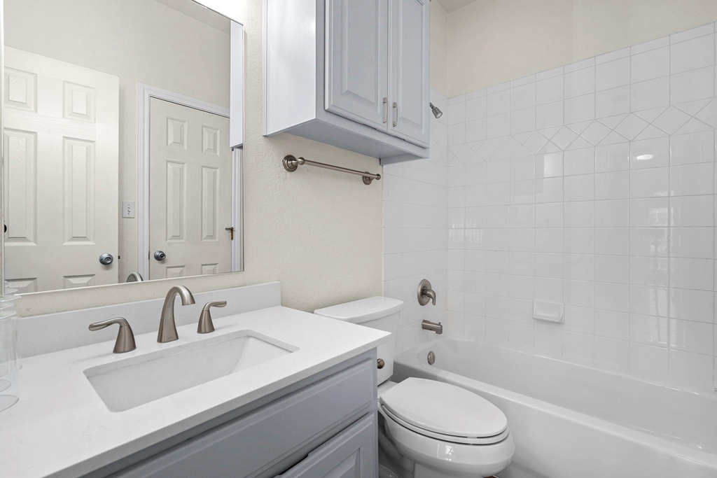 1100 W 25th St - Photo 37