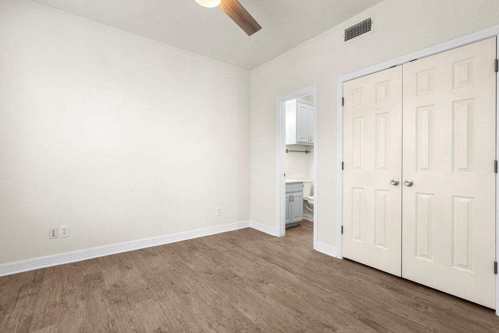 1100 W 25th St - Photo 27