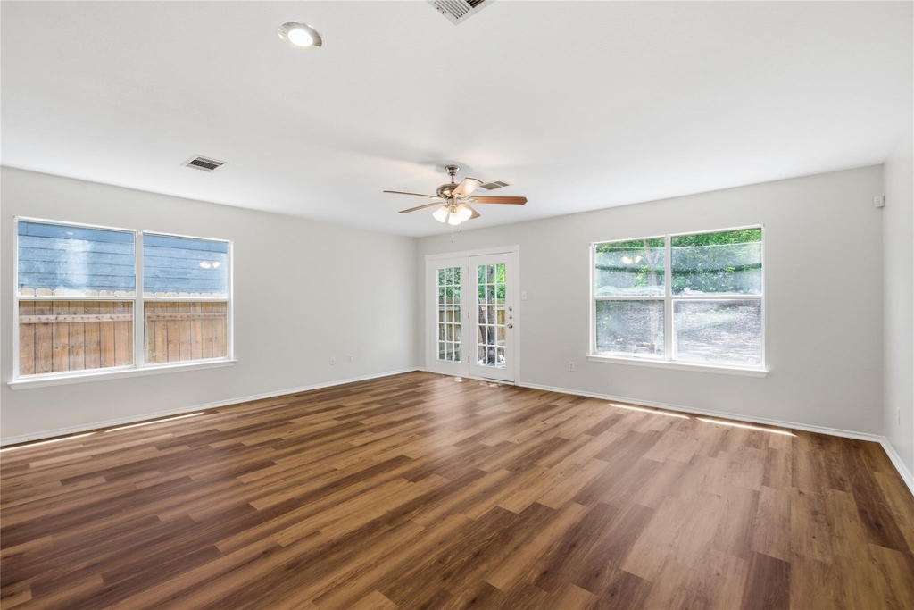 10316 Garbacz Dr - Photo 7