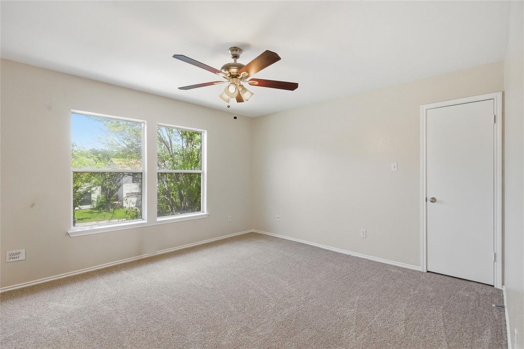 10316 Garbacz Dr - Photo 12