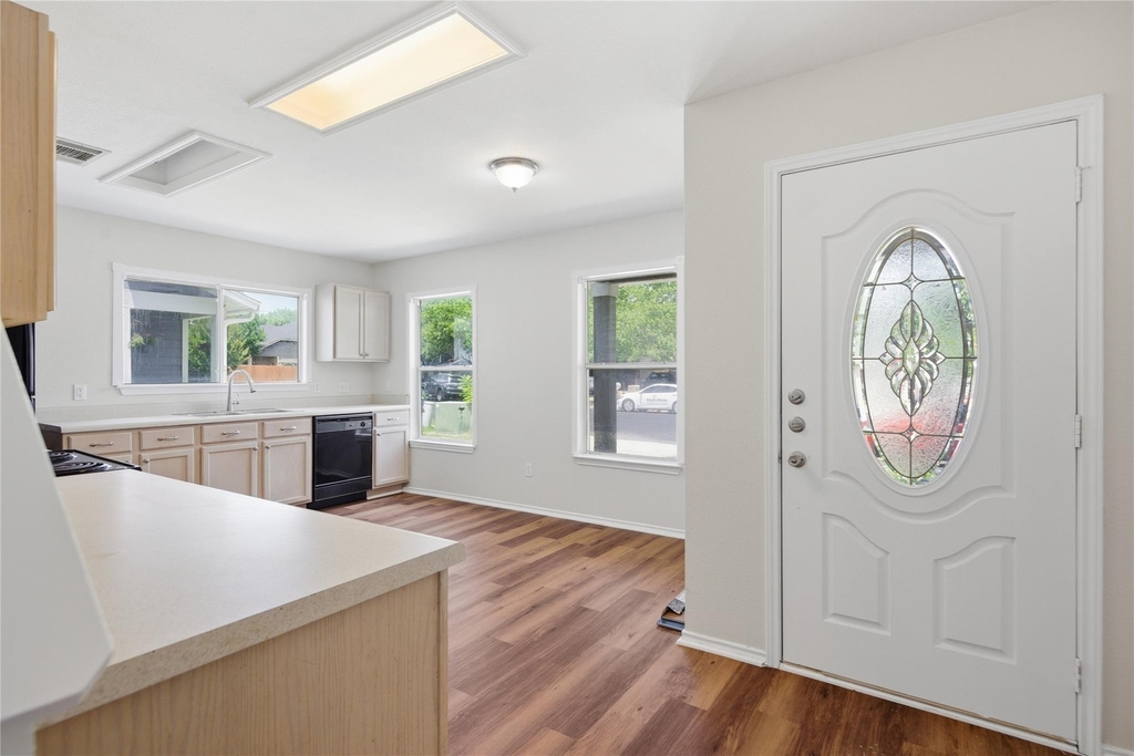 10316 Garbacz Dr - Photo 2