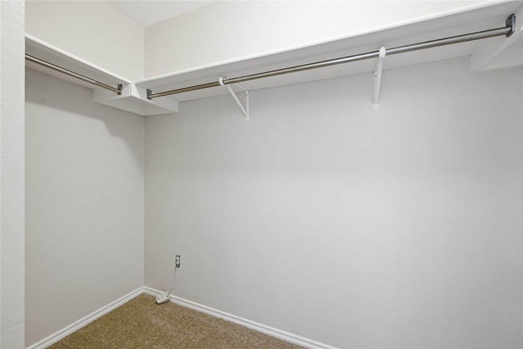 10316 Garbacz Dr - Photo 13
