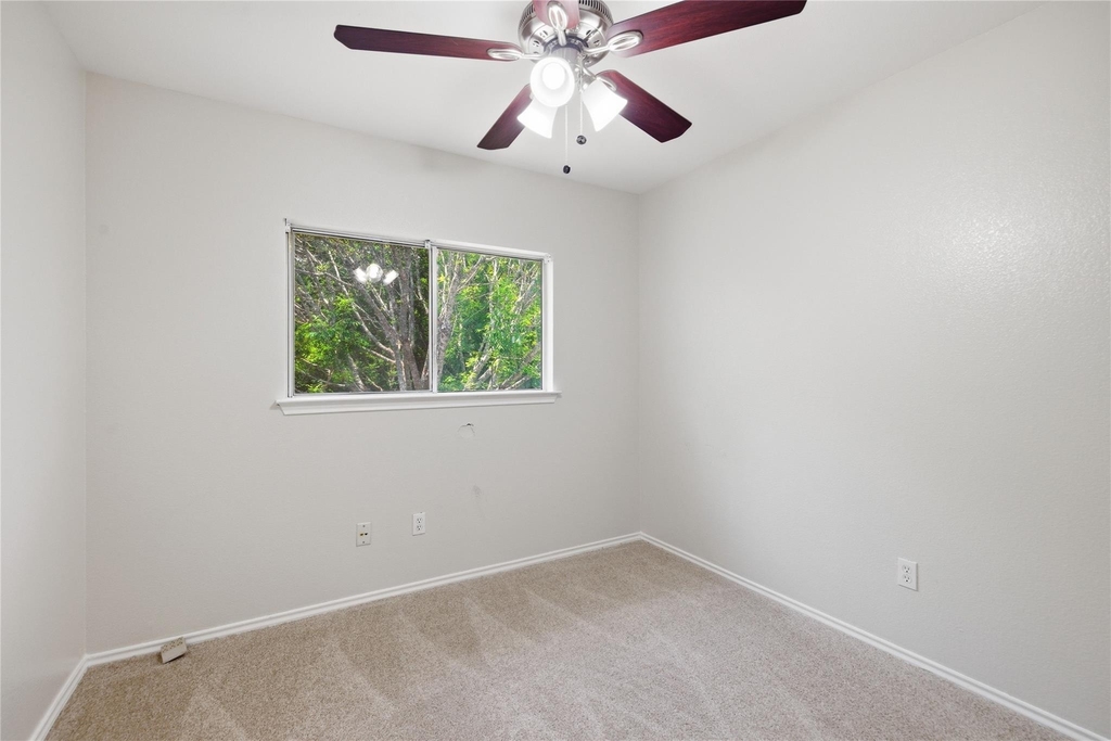 10316 Garbacz Dr - Photo 16
