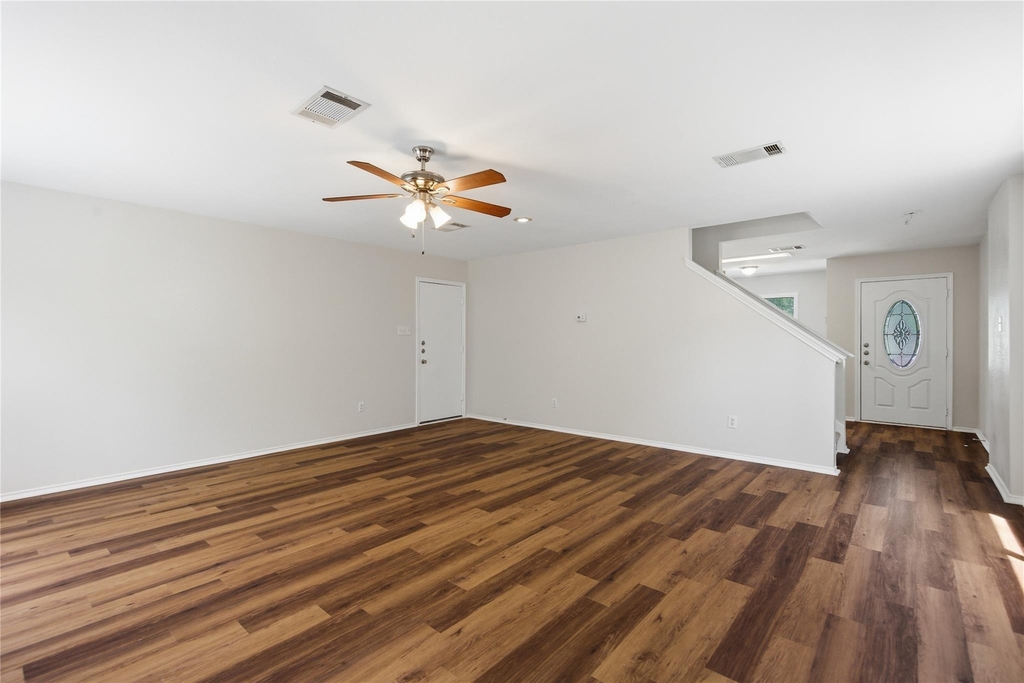 10316 Garbacz Dr - Photo 8