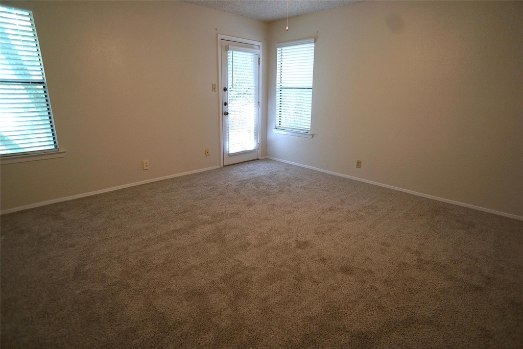 8418 Fathom Cir - Photo 6