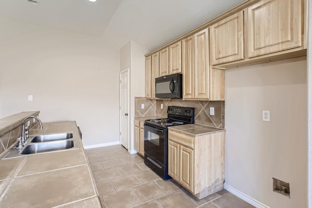 3032 Douglas Fir Dr - Photo 2
