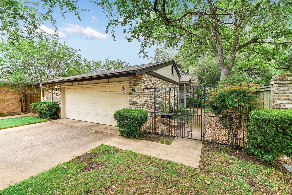 7919 Ridgeline Dr N - Photo 23