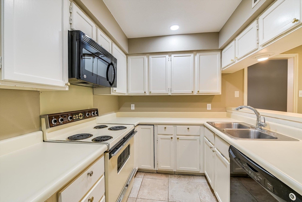 7919 Ridgeline Dr N - Photo 16