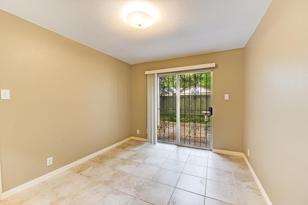 7919 Ridgeline Dr N - Photo 15