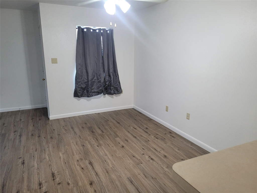 205 2nd Ave - Photo 5