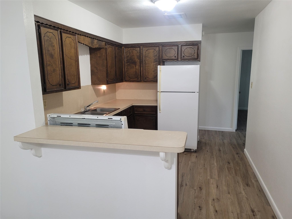 205 2nd Ave - Photo 8