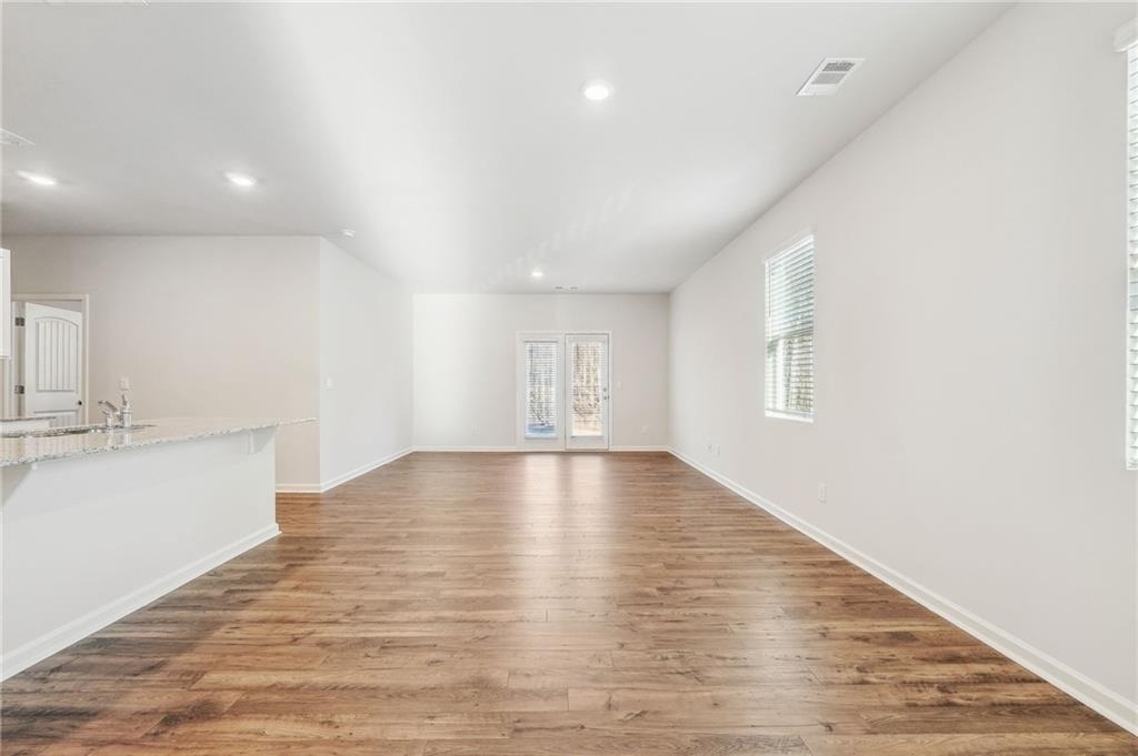 207 Whitewood Drive - Photo 4