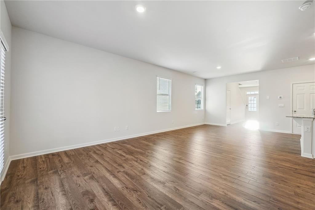 207 Whitewood Drive - Photo 6