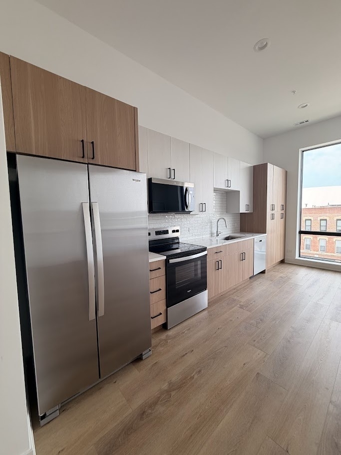 1320 S Ashland Avenue - Photo 3