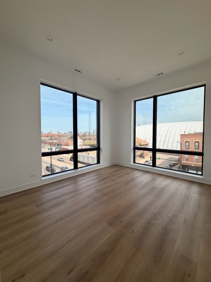 1320 S Ashland Avenue - Photo 1