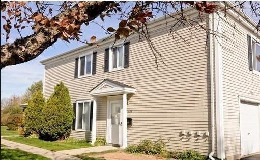 1485 Quaker Lane - Photo 0