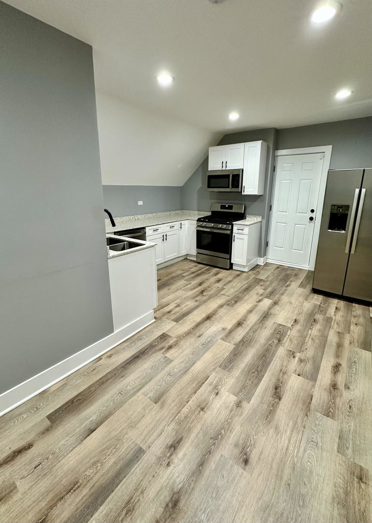2713 W Gladys Avenue - Photo 2