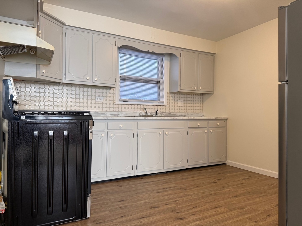 11137 S Emerald Avenue - Photo 2