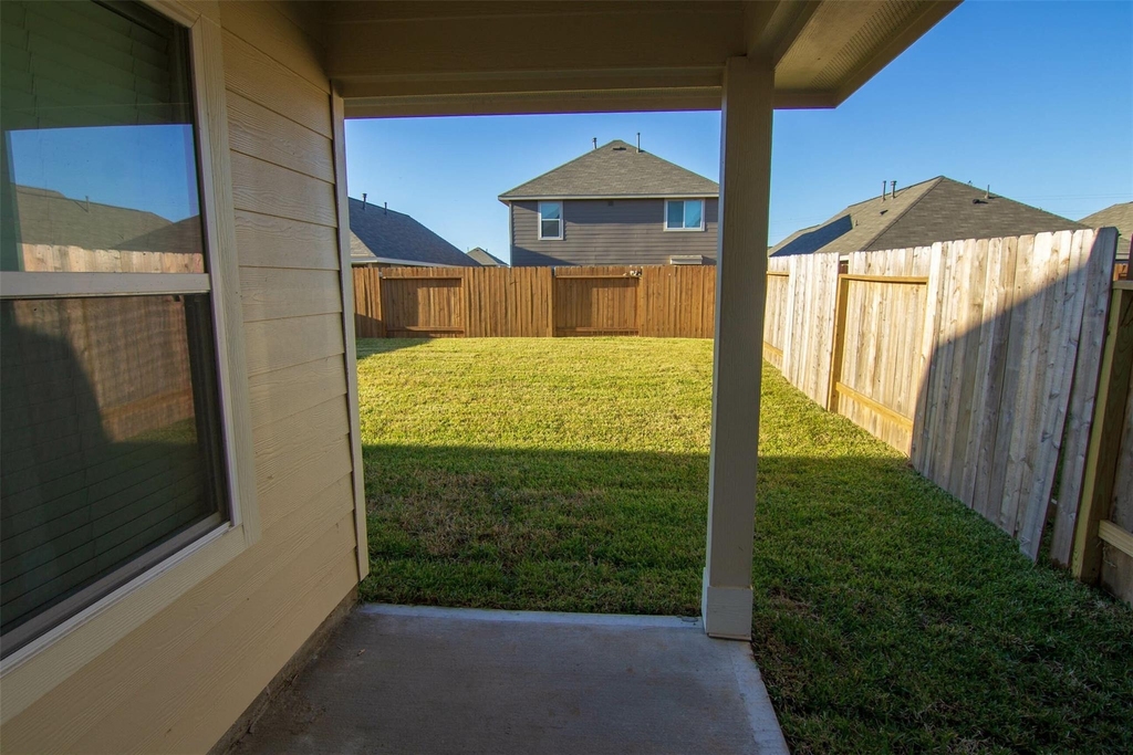 24218 Avogadro Drive - Photo 2