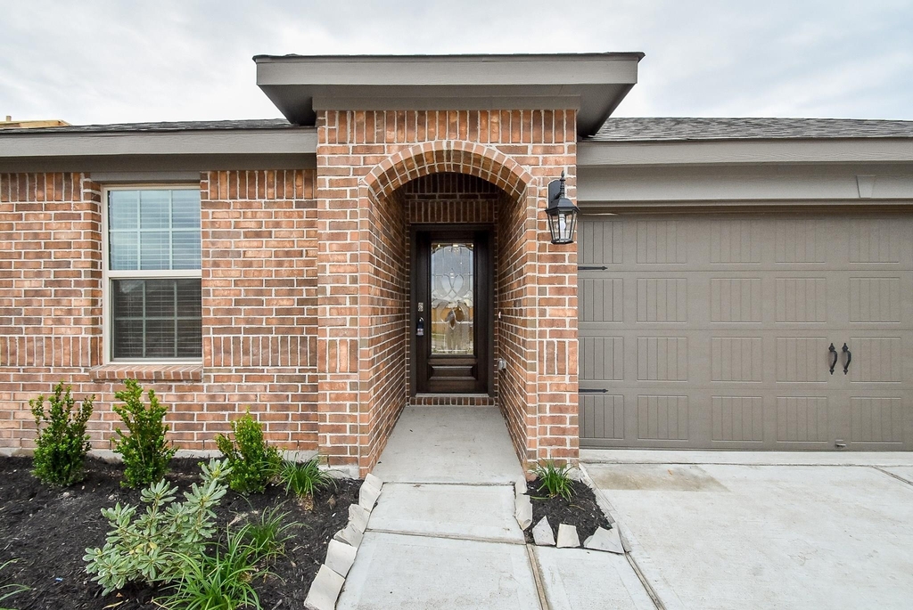 1427 Central Heights Drive - Photo 2