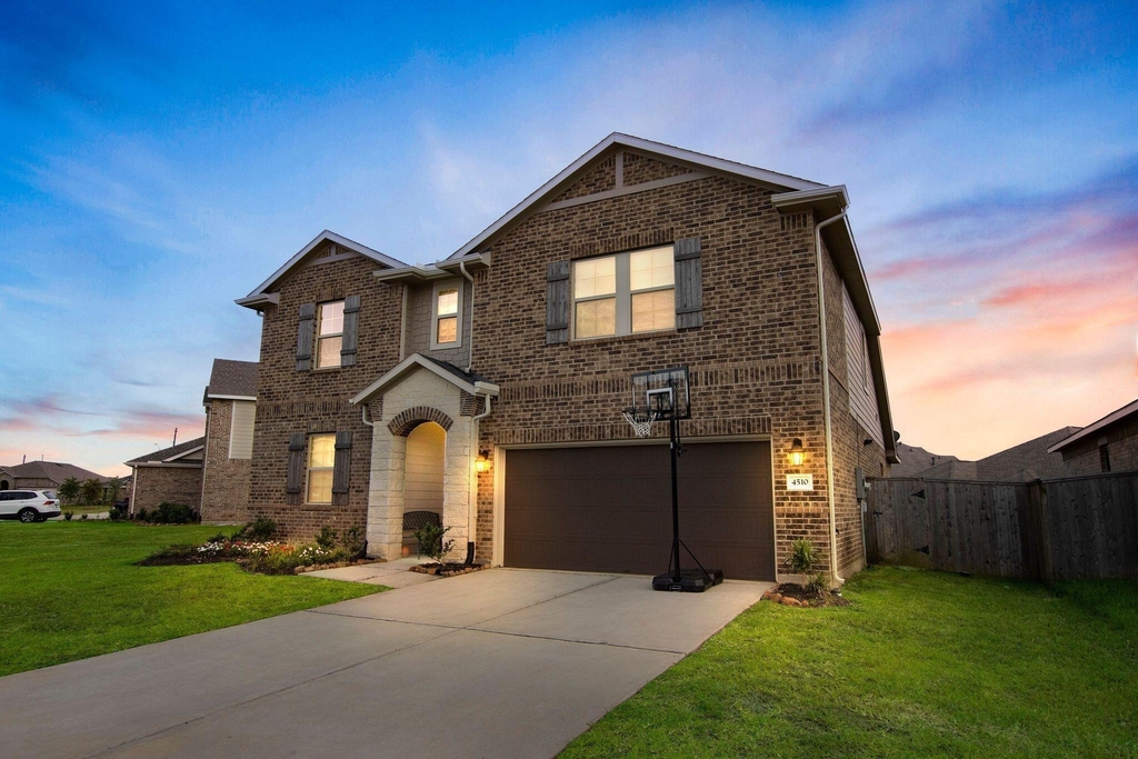4510 Red Yucca Drive - Photo 0