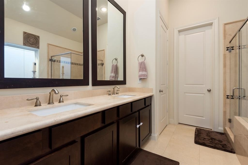 2010 Beall Street - Photo 8