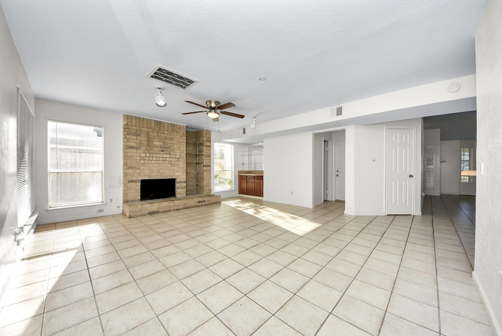 15614 Barbarossa Drive - Photo 6