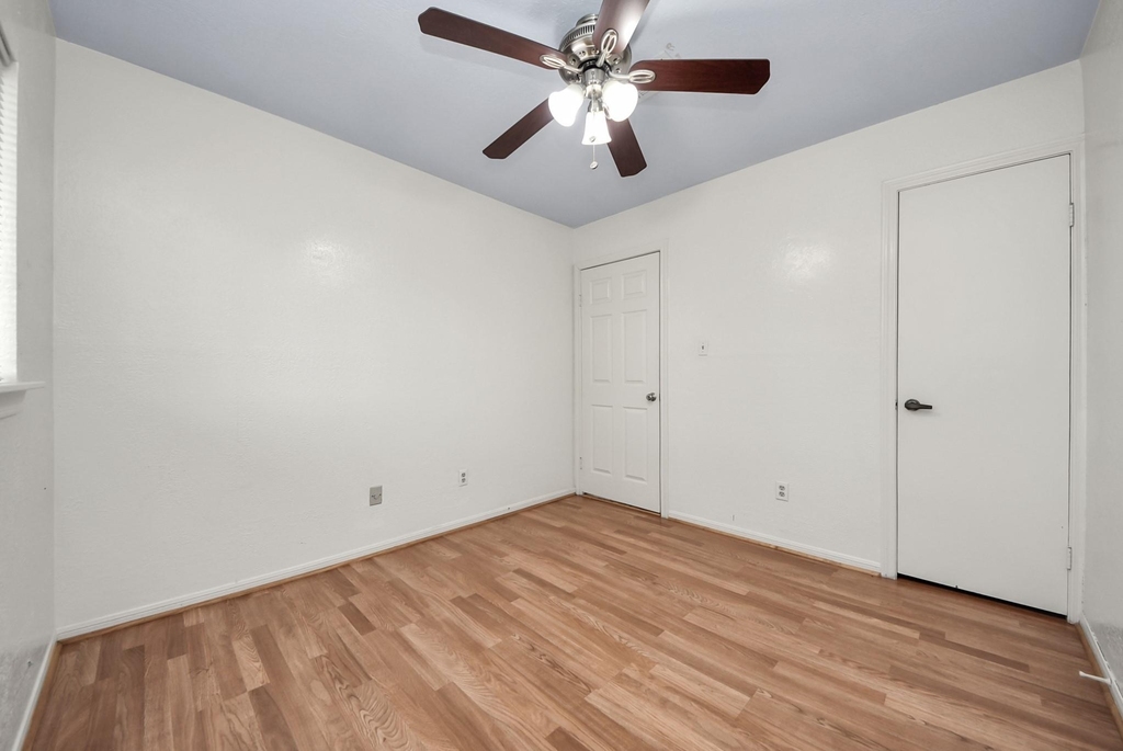 15614 Barbarossa Drive - Photo 16