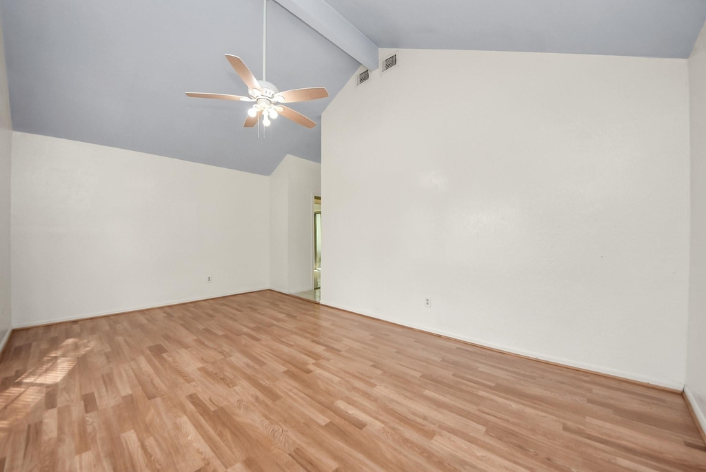 15614 Barbarossa Drive - Photo 24