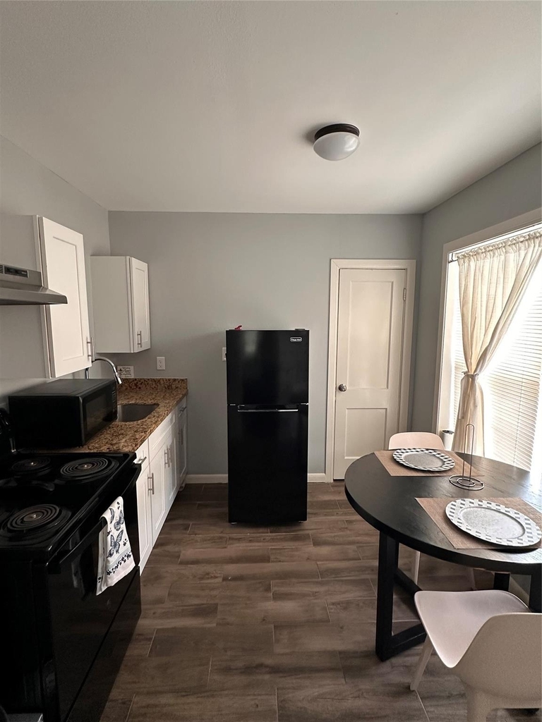4302 Polk Street - Photo 2