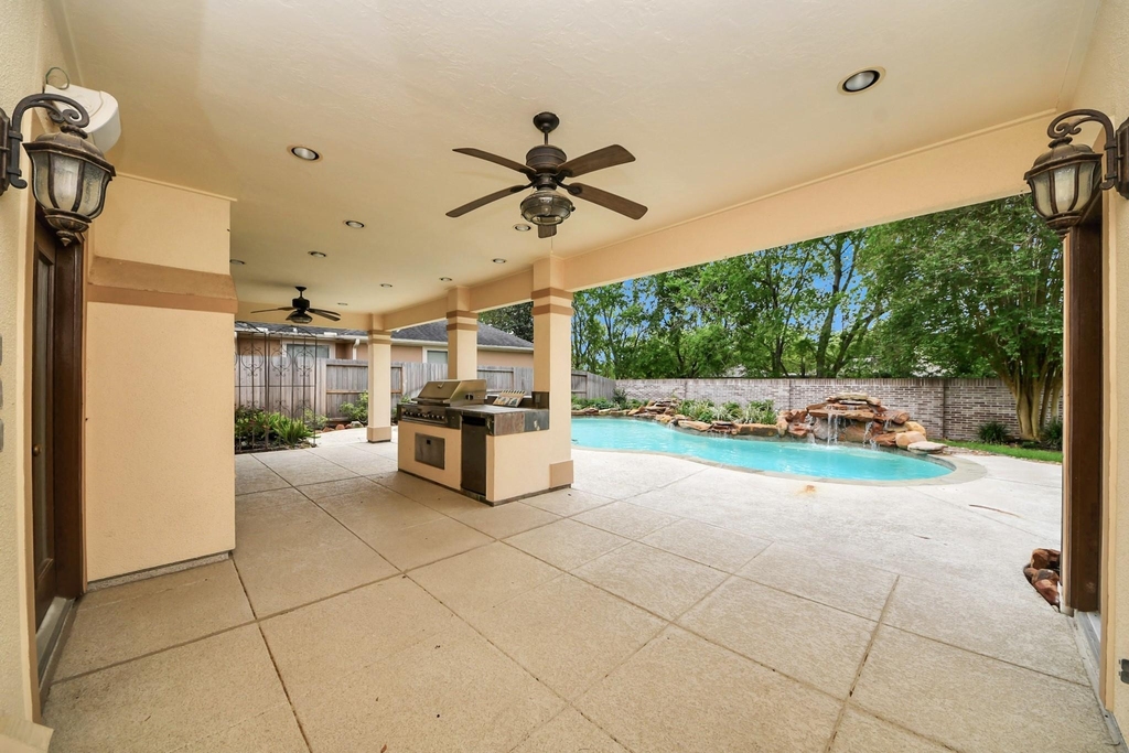 14207 Jade Cove Drive - Photo 23