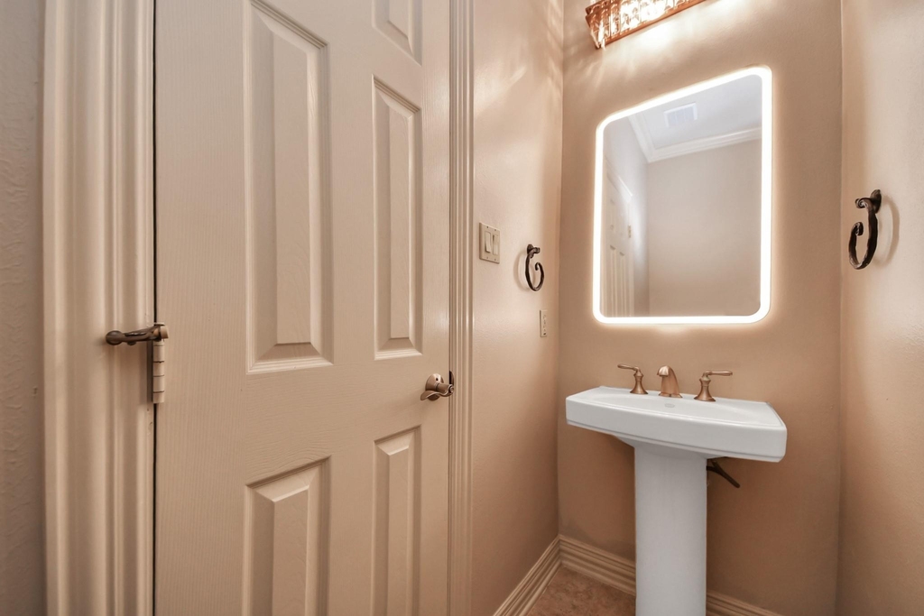 14207 Jade Cove Drive - Photo 9