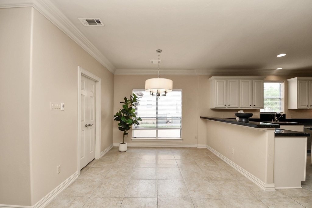 14207 Jade Cove Drive - Photo 4