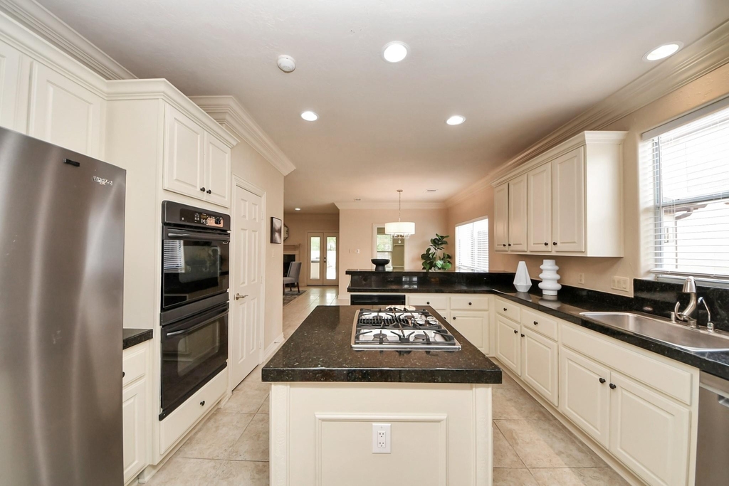 14207 Jade Cove Drive - Photo 6