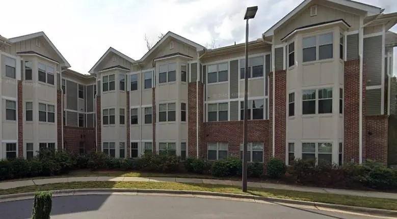 2741 Carver Rd - Photo 2